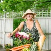 woman coming home from the farmers market